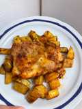 Muslos deshuesados con patatas al horno