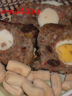 Una foto de Pastel de carne y aceitunas