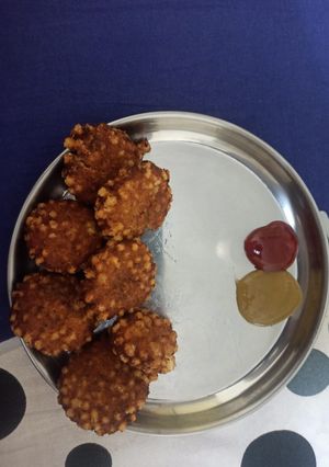 साबूदाना बड़ा (Sabudana bada recipe in hindi) रेसिपी मुख्य फोटो