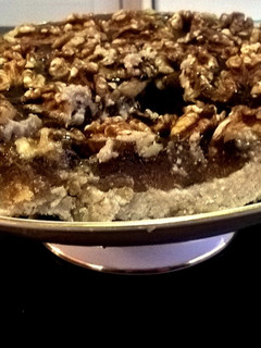 Una foto de Torta helada de bananas, higos y nueces