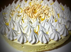 Una foto de Merengue suizo o cocido para decorar cualquier postre o torta