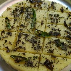 A picture of Dhokla.