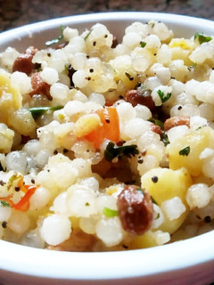 साबूदाना खिचड़ी (sabudana khichdi recipe in Hindi) रेसिपी मुख्य फोटो