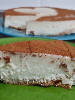 Una foto de Tarta de horchata con fartons