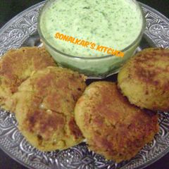 A picture of Aloo kabab.