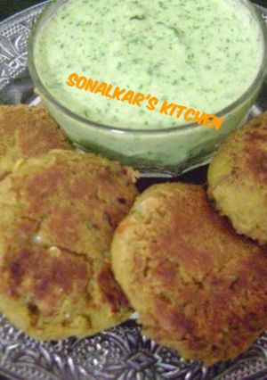 A picture of Aloo kabab.