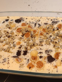 Una foto de Helado de oreo con mascarpone y chocolate blanco