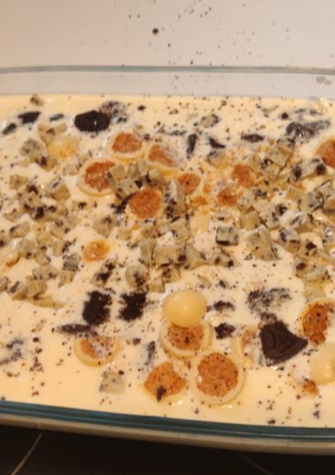 Una foto de Helado de oreo con mascarpone y chocolate blanco
