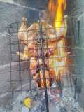 Pollo al asador, sazonado solo con salmuera