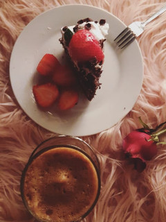 صورة لوصفة كيك بالكريمه والفراولة 🍓🍦🍰