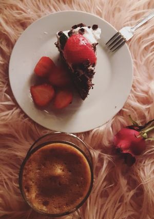 صورة لوصفة كيك بالكريمه والفراولة 🍓🍦🍰