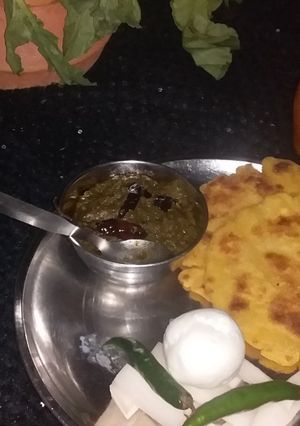 सरसों का साग और मक्की की रोटी (Sarson ka saag aur makki ki roti recipe in Hindi) रेसिपी मुख्य फोटो
