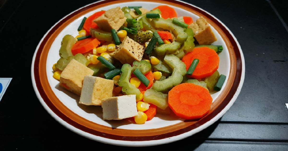 Khổ qua xào đậu hủ cà rốt chay ngọc linh