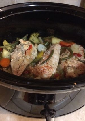 Una foto de Pollo a la cerveza con vegetales (Olla lenta)