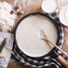 Bechamel sauce A picture of Bechamel sauce.