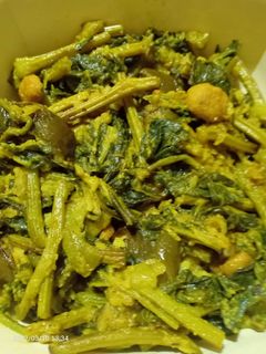 লাউ শাকের ঘন্ট(lau saager ghonto recipe in Bengali) রেসিপির প্রধান ছবি