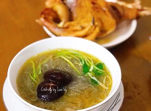 Hình của món Miến gà nấm hương.