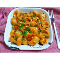 A picture of Quick red sauce pasta.
