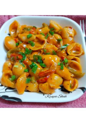 A picture of Quick red sauce pasta.