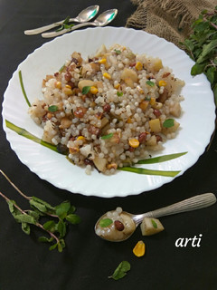 साबूदाना खिचड़ी (sabudana khichdi recipe in Hindi) रेसिपी मुख्य फोटो