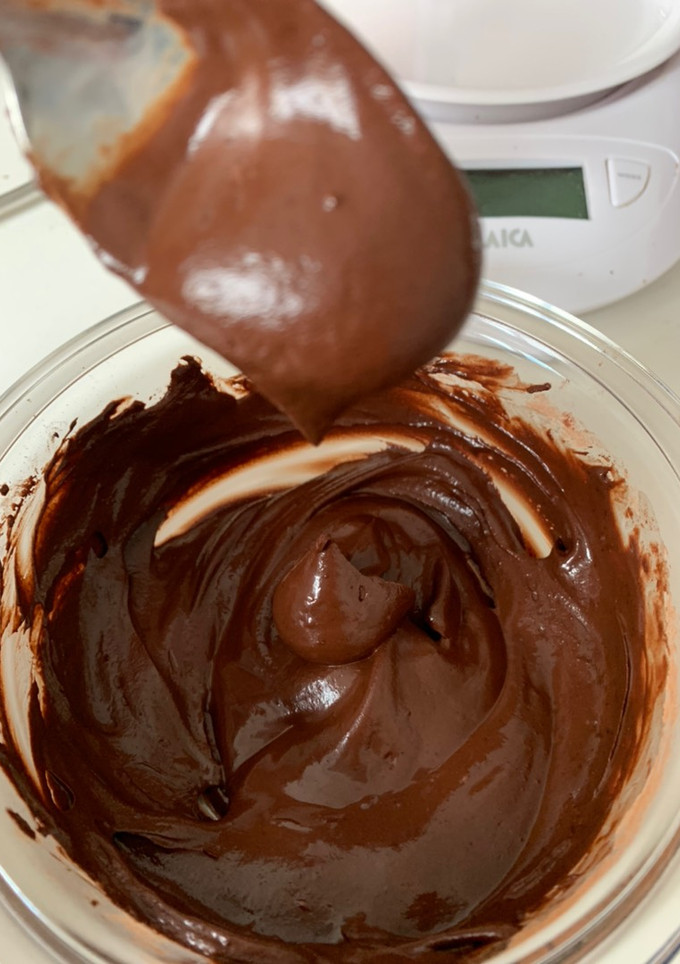 Una foto de Crema saludable y light de chocolate negro