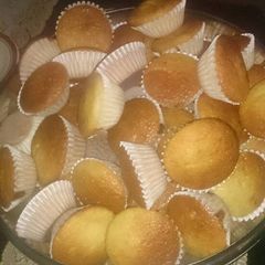 Plain Vanilla cup cake A picture of Plain Vanilla cup cake.