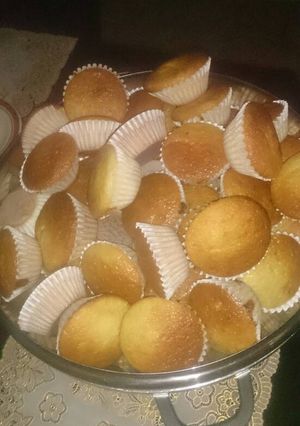 A picture of Plain Vanilla cup cake.