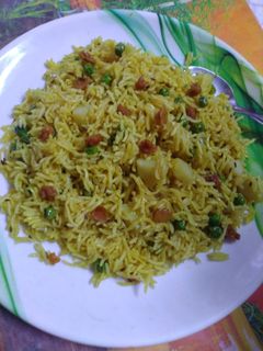 मूंग दाल वडी पुलाव (Moong dal vadi pulav recipe in Hindi) रेसिपी मुख्य फोटो