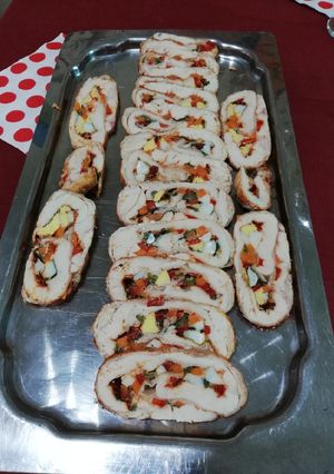 Una foto de Matambre de pollo y verduras