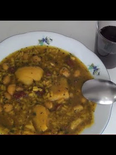 Una foto de Callos con garbanzos y con arroz, rapidísimos
