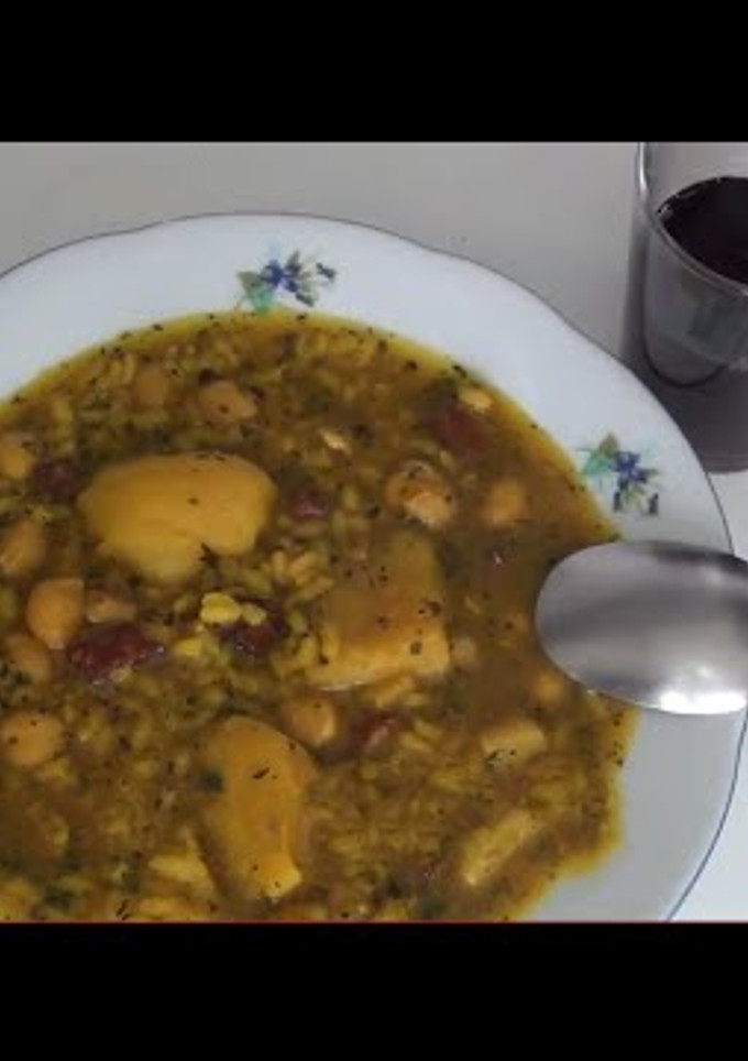 Una foto de Callos con garbanzos y con arroz, rapidísimos
