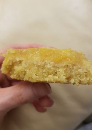 A picture of Lemon bars.
