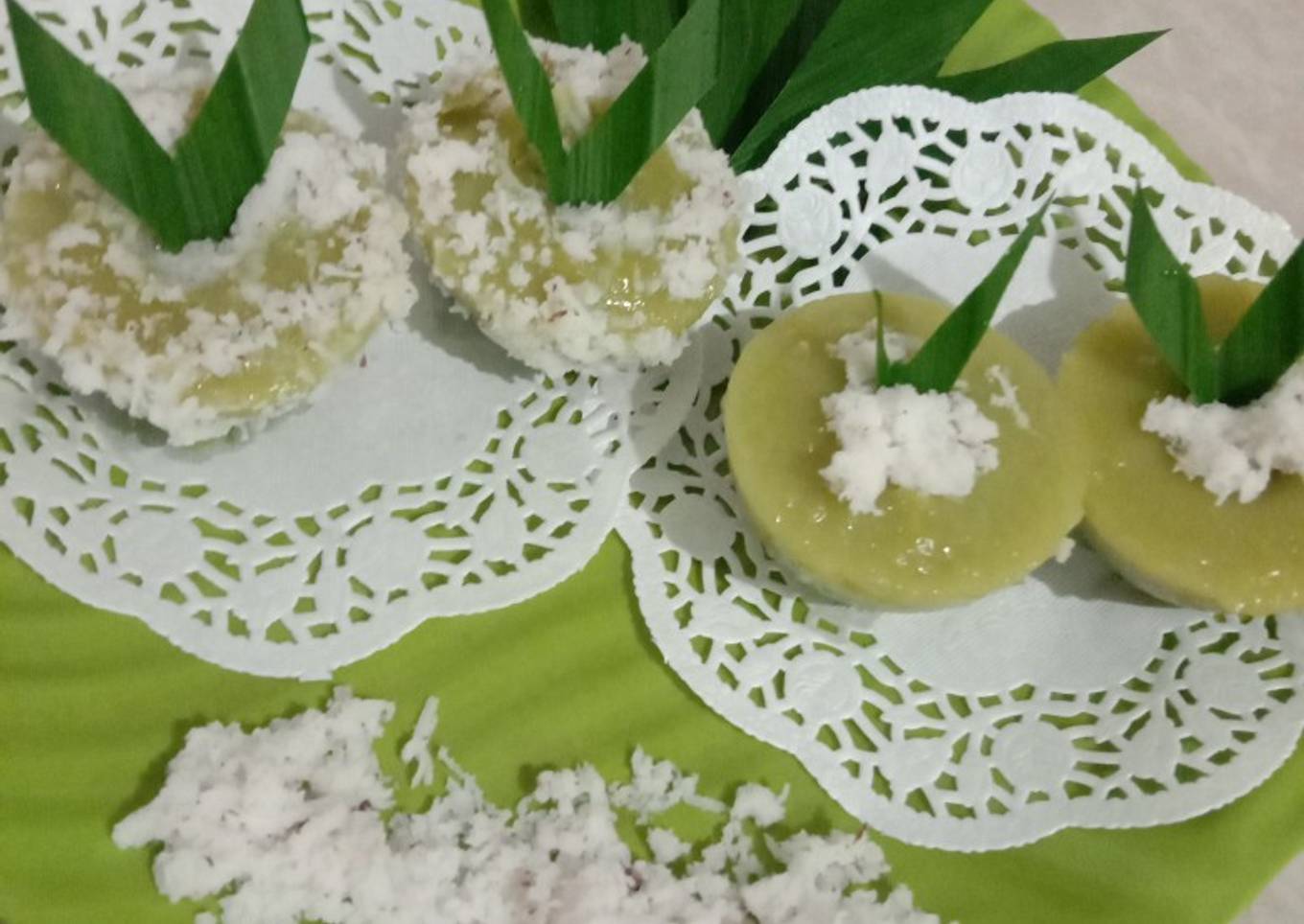 #04. Kue lumpang pandan