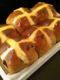 "Hot Cross Buns", {bollitos de Pascua, en panificadora}