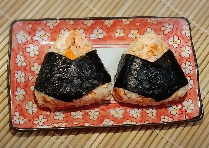 Salmon Onigiri