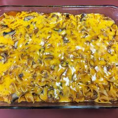 A picture of Lee's Cheesey Beef Noodle Casserole.