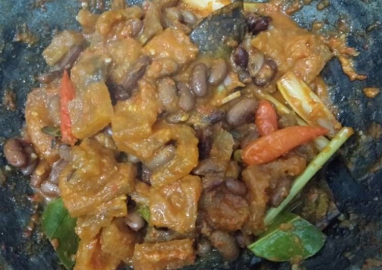 9. Sambel Goreng Krecek Kacang Tolo