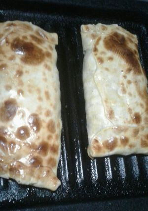 Una foto de Calzones de Pollo con Acelga 😋