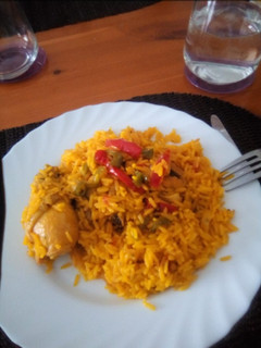 Una foto de Arroz con pollo al curry