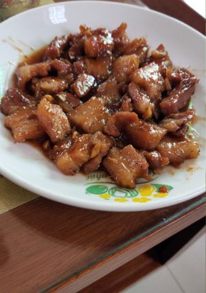 Hình của món Thịt kho ruốc.