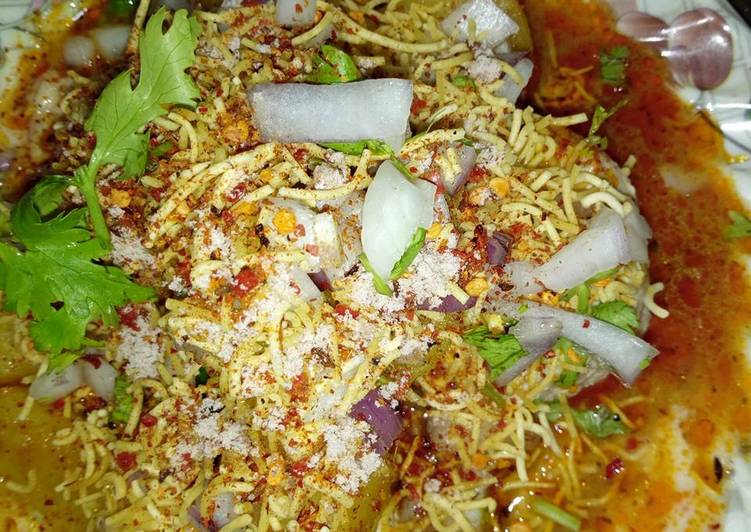 Recipe of Any-night-of-the-week Dahi Vada and Aloo Dum