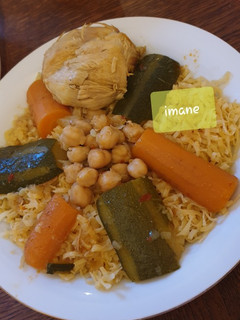 صورة لوصفة رشتة بالدجاج مرقة حمرا 🍜