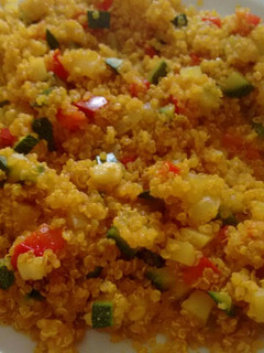 Una foto de Quinoa con calabacín