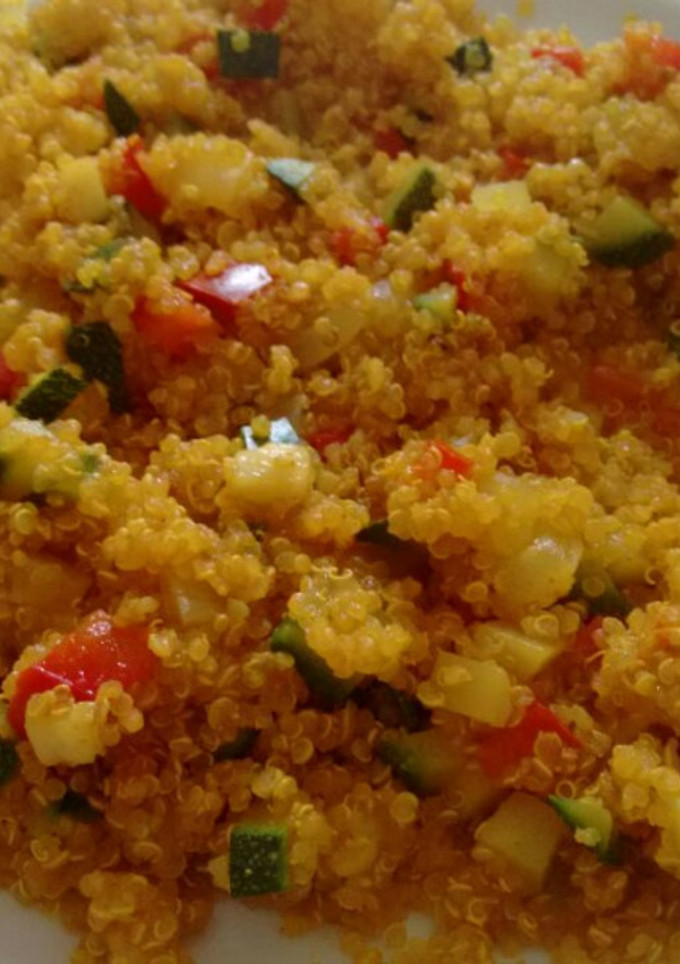 Una foto de Quinoa con calabacín