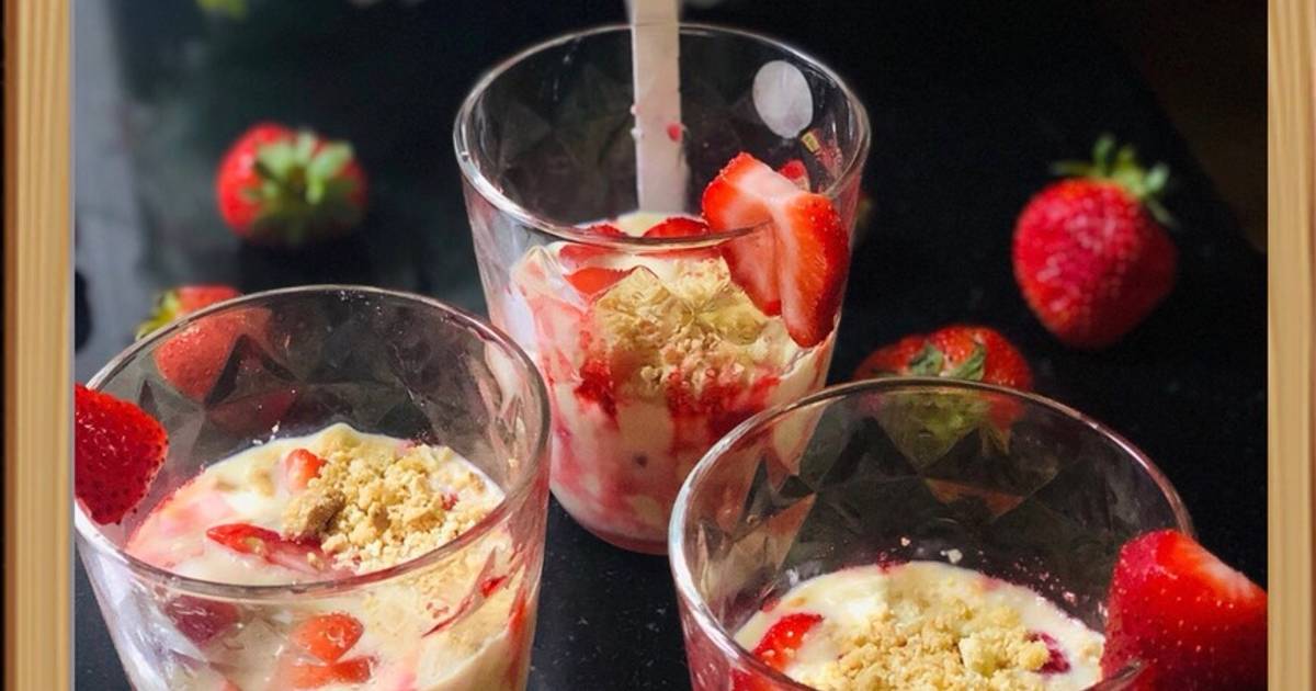 🍓 Strawberries and Custard dessert 🍨 Recipe by i_m_kashish - Cookpad