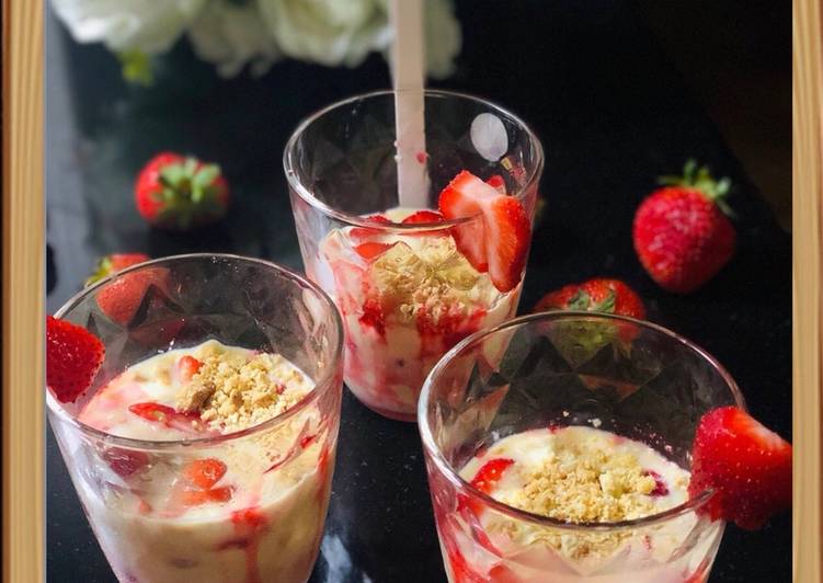 Steps to Prepare Super Quick Homemade 🍓 Strawberries and Custard dessert 🍨