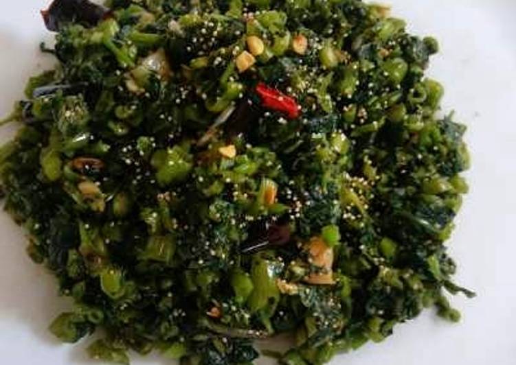 Steps to Make Any-night-of-the-week Kalmi Shak Bhaja/Stir Fried Water Spinach