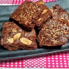 Brownies Renyah রেসিপির প্রধান ছবি