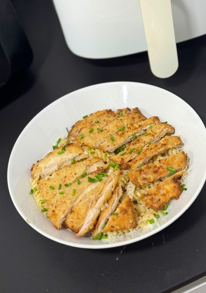 Una foto de Pasta con nata y pollo