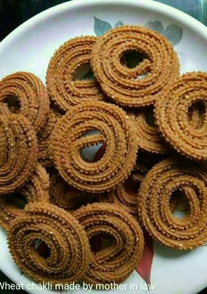 A picture of Wheat chakli.